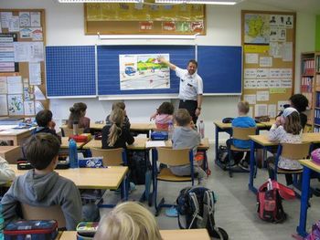 Découvrez les animations scolaires en EMSR de la Police
